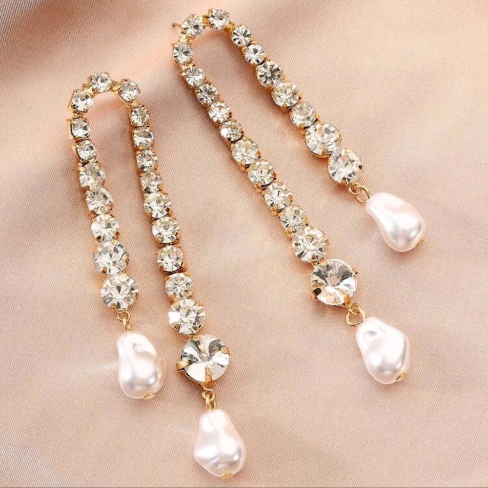 Faux Pearl Rhinestone Fringe Statement Earrings NWOT